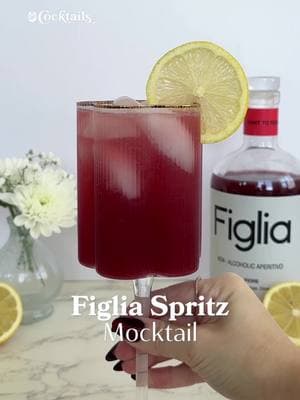 Start your 2025 with a refreshing sip ✨ This Figlia Spritz is the perfect mocktail for the new year. -3 oz. Figlia Fiore -Juice from 1 lemon -sparkling water, for topping off #figliaspritz #figlia #mocktail #newyears #mocktailrecipes #spritz #lemon 