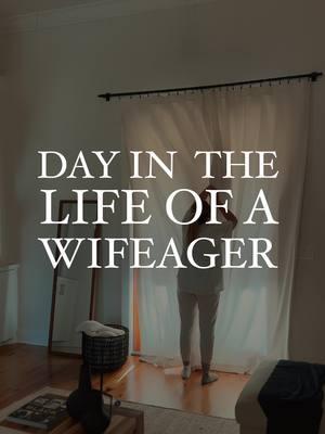 I took my tree down before March yall! We’re off to a great 2025 😅😂 Day in The Life of a #wifeager New Year Edition   . . #dayinthelife #fyp #chrismastreetakedown #newyearmotivation #newyearmood #fy #fypp 