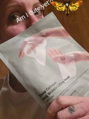 Hahah Love these masks, felt hydrating and I kept it on for 3hrs. Should've slept in it buuuuuuuuut.... #medicube #masks #buffalobill #lotion #humor #humortok #kidding #facial #skincare #over40skincare 