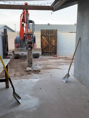 Demo and dig day! #scottsdalepools #pools #demolition #demo #pooldig #poolcontractor #custompools #fy 