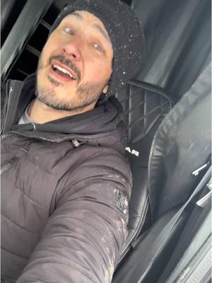 Watch to the end to get an idea on how to chained up on a snow ride 🥶😮‍💨 for tuturial and awareness purposes #chained #trucking #truckinglife #trucker #colorado #riding #troquero #magicrod #snow #viral? #letitsnow 