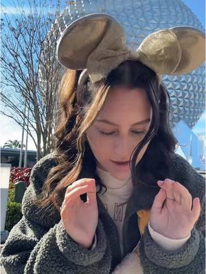 When the outfit is so DAK coded you have to leave Epcot because it just doesn’t feel right 🤪 #disneystyle #disneylocal #disneyvlog #wdw #disneyparks #waltdisney 