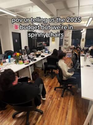 A meeting with the most distracted people in the office   #officecomedy #comedy #officehumor #spiral #meeting 