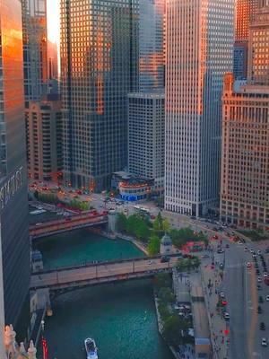 Dream City Chicago 🇺🇲❤️✨ @Sophia Johnson 🥀  ✨   📍Wacker Dr Chicago IL 🇺🇸 #chicago #downtown #chicagodowntown #chicagoarchitecture #usa #foryou #foryoupage #foryourpage Chicago, travel Chicago, winter road trip in Chicago, scenic city winter drive, snow drive, Trump International Hotel & Tower Chicago, London House Chicago 