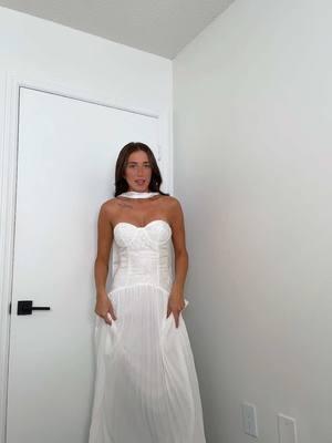 Help #rehearsaldinner #rehearsaldinnerdress #2025wedding #2025bride #weddingtiktok 