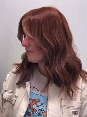 Nothing beats custom cut and colored hair for winter ! 👏 How stunning is this custom Follea Rene wig, expertly cut and colored by our talented #FolleaFriend @dorinazerad ?! 🙌 We’re absolutely obsessed! 💕 #FolleaByDanielAlain #wig #alopecia #hairlosssolutions 