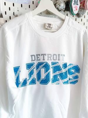 1st in our division, 1st in our conference, 1st in the league, secured the #1 Seed, back-to-back NFC champs and still the job isn’t finished yet. . .but safe to say I’m soooo proud of the Lions.🥹🫶🏽🦁 #cricutmade #cricutshirt #heattransfervinyl #htvvinyl #detroitlions #lionsfootball #nfl #onepride 