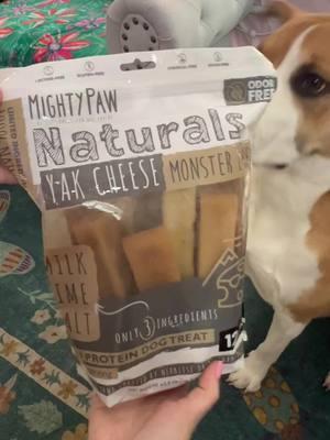 Dog treats #yak #yakcheese #dog #dogtreats #treats #allnatural #cheese #allnaturaltreats #puppy #nochemicals #cheesepuff #bone #yakbone #dogbone #puppytreat #amandaspretties #mightypaw 