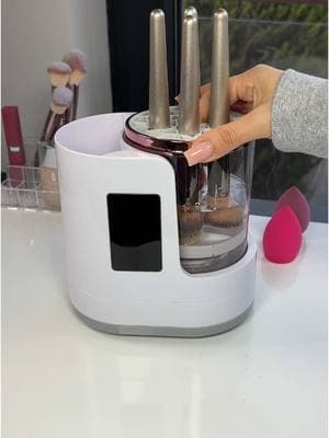 🪞Ladies, it’s time to upgrade your beauty routine. 💖 Pamper your skin with this 2-in-1 machine that washes and dries brushes and sponges in minutes. 🖌️🫧 A skincare essential you’ll love! 💕💄 #makeup #skincare #beauty #beautyroutine #makeuptips #makeuptutorial #MakeupRoutine #makeupbrushes #cleanbrushes #brushcleaning 