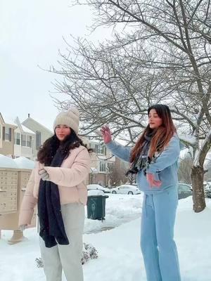 Oh mannu🫶🏼#lovethissong #ohmannu #usa🇺🇸 #manassasvirginia @Indu Acharya #sistergoals #fyp #dipuu #DipaSharma #hindisong #snowinvirginia 