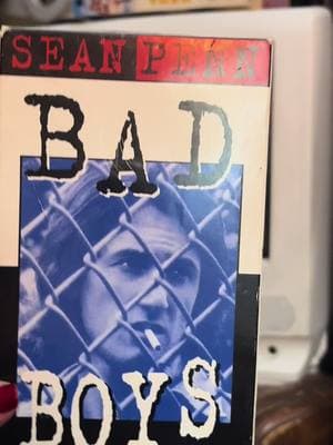 First time watch. My dad gifted me this VHS for xmas! I actually really liked it! #vhs #throwback #fyp #foryoupage #retro #vintage #panasonic #movies #films #movie #80s #1980s #badboys #seanpenn #esaimorales @Nino 