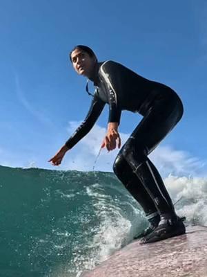 I missed the Pacific Ocean 🌊 ❤️ I love Italy, but these are some of my favorite things that I can’t do there!  . . . #ambymathur #californialifestyle #surftok #surflifestyle #longboardsurf #socal 