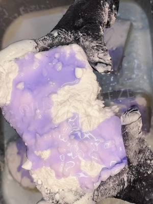 (3/5) baking soda bombs and more squeezes! This is my first time using dg scour powder. I don’t hate it as much as the scrub free one and it was super dusty lol #spongesqueezing #asmr #asmrsqueeze #spongeasmr #suds #paste #CleanTok #cleaningtiktok #handmixing #oddlysatisfying #squeezetherapy #powderbombs #powder #dishsoapbombs #dishsoap #teamwork #fyp