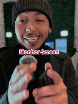 Stop using the front camera in your videos, instead use the rear camera with this vlog selfie monitor screen from Newoma 🫱🏼‍🫲🏽  #backcamerahack #contentcreator #videogear #newmoma 