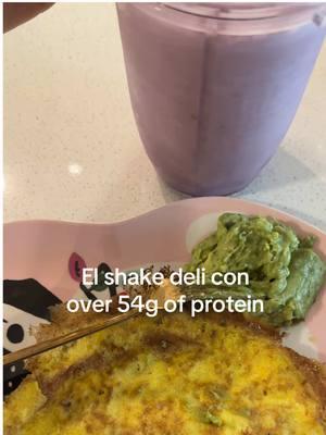 El shake sabe buenisiiiimo btw! No parese “healthy”. Quieren los detalles? #proteinshake #proteinsnack #proteinhacks 