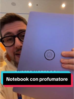 Il notebook con il profumatore non è l’unica novità di ASUS al CES #asus #ces