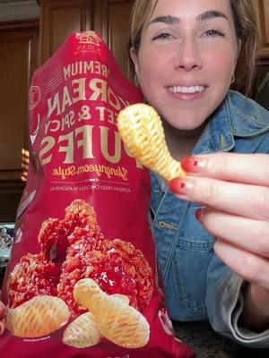 I definitely recommend trying these sweet and spicy Korean fried chicken puffs from @Costco Wholesale ! These are delicious! #koreanfriedchicken #costcofinds #koreansnack #puffs #snacks #costco #foodies #foodtiktok #foodontiktok #foodreview 