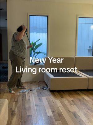 Even if I don’t like the new layout the deep clean feels amazing #newyearreset #deepclean #decor #homedecor #livingroomdecor #CleanTok #livingroommakeover #thriftedfurniture #renovationseries 