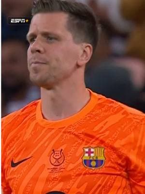 Wojciech Szczęsny coming up huge for #Barcelona!