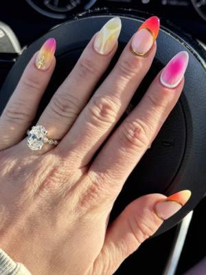 new nails!!!🍹🌅⭐️ #fyp #foryou #nails #nailinspo #nailinspo2025 #springnails #summernails #trendynails #colorfulnails #gelxnails 