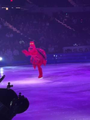 #disneyonice #disney #disneyoniceshow #daddydaughterdate #ariel #underthesea #thelittlemermaid #sebastianlittlemermaid 