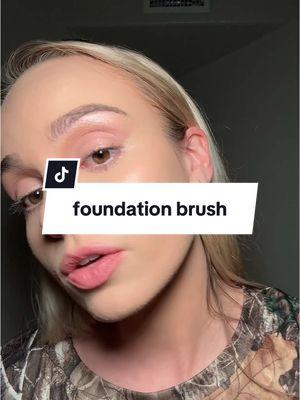 Saves foundation because the brush doesnt soak it all in!  #foundationbrush #brush #foundationhack #makeupbrush #brushesmakeup #brushesformakeup #makeuptips 