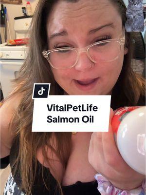 Let’s see how the old man does with this. #salmonoil #skinandcoat #pethealth #petsupplies #pethair #fur @Vital Pet Life #skinandcoathealth #catslovers #catowner #catowners #catownerproblems 