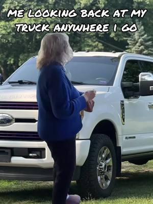 bad bish💅 #foryoupage #fyp #foryou #ford #67powerstroke #kingranch #girlstruck #trendingvideo #firstresponders #maine #trend #dispatcher #603diesels #207 #lawenforcementcommunity #for #trucktok #girl  #CapCut