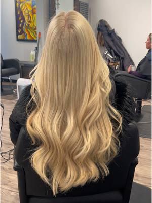 If you’re in Champaign area, go to my awesome girl Kaitlyn Henry #blonde #fullfoil #bleachblonde #pretty #loveher #hair #ifeelsopretty #iamsopretty #soiskaitlyn 