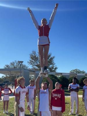 The countdown to Nationals is on 🏆🏰🎉🙌🏻 #cheer #hudsoncheer #coed #coedcheer #nhscc #ucahighschoolnationals #highschoolcheer 