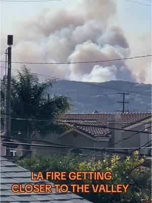 Pray for everyone in LA! This is getting too close for comfort… #lafire #wildfires #smoke #pacificpalisades #ShermanOaks