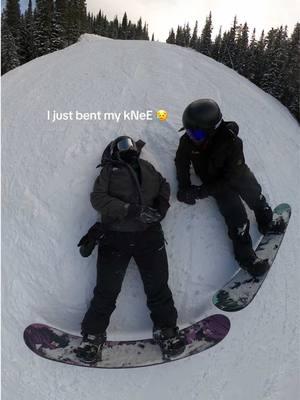 Ayyy gonorrea 😭😂 mi rodilla JAJAJAJA still working on that toe side! 📹 @GoPro  #snowboarding #esquiar #humor #nieve #fail #ski #spanglish #colombiano #gopromax 