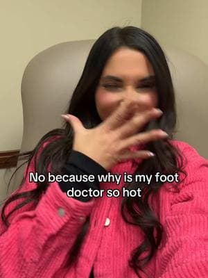 Shes a lucky lady…💍 . . #footdoctor #brokenfoot #injury #comedy #funny #relatable #doctor #hotdoctor #married 