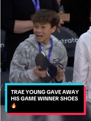 Trae hooked up a young fan with his game-worn Air Jordan 39 after hitting the half court game winner in Utah 🤝 #sneakers #sneakerheads #sneakertok #sneakertiktok #sneakerheadsbelike #sneakercollector #sneakercollection #nbakicks #jordan #jordans #traeyoung #icetrae #atlanta #atlantahawks #gamewinner #NBA 