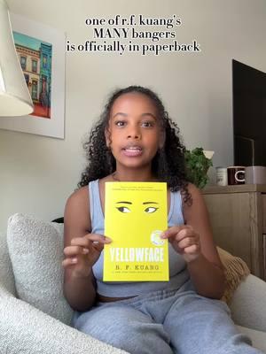 yellowface aka one of my favorite books is now in paperback!!! this is your sign to get into it #rfkuang #yellowface @HarperCollins @William Morrow Books #BookTok 