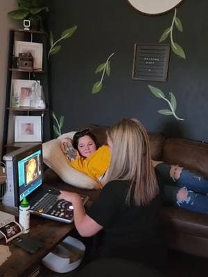 Ultrasound Mini Sessions are one of my favorites since I get to have a sneak peek at that little one in your belly. 👶🏼 🤰 #newbornphotographer #maternityphotographer #ncphotographer #babywhisperer #babyphotoshoot #charlottenc #lakenorman #downtownmooresville #SmallBusiness #annamphoto 