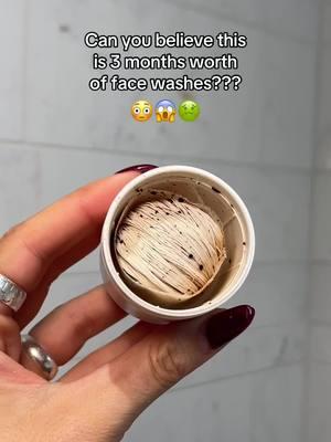 Oh my god… no way. that is DISGUSTING!!! 🤢🫣😳  #acneproneskin #skincarerecommendations  #skincareroutine #skincareproduct #skincareproductsmusthave 