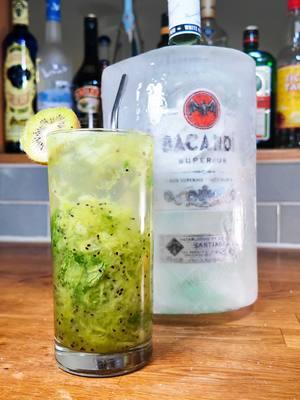 Kiwi Mojito / Bacardí Carta Blanca #mojito #parati #findesemana #bacardi #josejose #soysabillon 