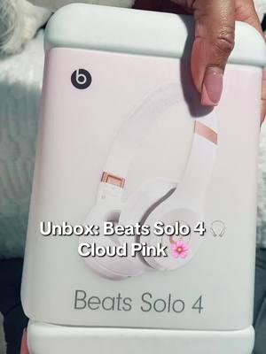 #beatsbydre #asmr #unboxing #beatssolo4 #noisecancelling #contentcreator 