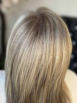 Ustedes que opinan de este diseño para disimular la canita?  Les gusta?🤗#rgvsalon #balayage #babylights #efectocana #rubias #correcciondecolor #mcallensalon #edinburgsalon #rgvstylist #colorcorrection