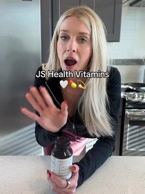 Time to leave bloating in 2024 by using the @JSHealth Vitamins Detox and Debloat supplements! Have seen a huge difference after using them over the Holidays so I can eat and drink what I want without the bloat and discomfort ✨ Use SIELI15 for 15% off!  #JShealth #JSHealthVitamins #JShealthpartner #healthtips #morningroutine 