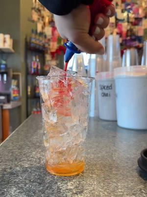 if you want light ice just ask :) #foryoupage #pnw #sunburn #drink #redbull #energy #energydrinkaddicts #tryme #flavortown #barista #coffeeshop 