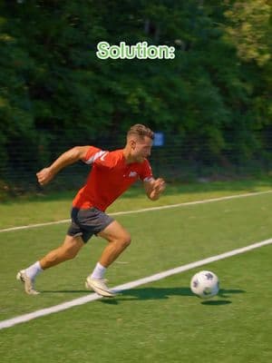 The Importance of Balance on the Ball ⚖️ Balance will directly effect a players ability to turn and explode into a new direction. The more stability you have on your landing, the more you absorb the weight coming down, the faster you’ll be able to explode out the other way. 💥 #Soccer #soccertraining #soccerskills #football #footballtraining