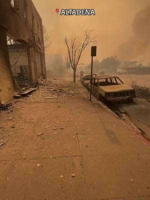 Lake Avenue between Alameda and Boston in Altadena.  #altadena #eatonfire #evacuations #socal #wildfire #pasadena 