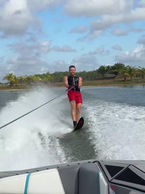 Shattering the glass🔨🔨 @Stevie Island #waterski #waterskiing #lakeday #lake #wakesurfing #wakesboat 