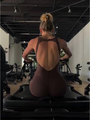 Few back exercises to try out next time you’re near a Megaformer: Sexy back, Lat Pull, Steated Rows😘 #lagree #lagreemethod #fitnessinstructor #lagreefitness #sandiego 