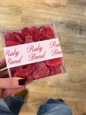 It’s just too perfect 🍒🌹💋🍓 #rubybond #candy #candyboard #candybox #gummycandy #vday #valentinesdaygift #valentinescandy #candyqueen #badbunny 