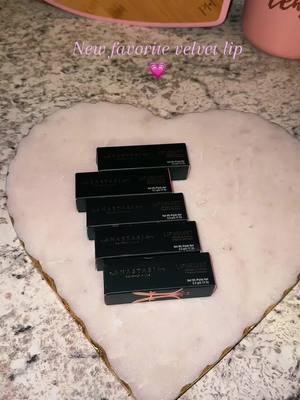 Link in the TikTok shop💗👆🏽#anastasiabeverlyhills #anastasia #velvetlipstick @Anastasia Beverly Hills #makeup #lipstick #viralmakeup 