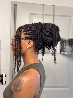 twists with a twist😉,used @qvr hair and I’m so happy with how they turned out,(notttt a professional so ntm😅). I used a total of 5 packs! #qvrhair#minitwistsonnaturalhair#minitwistwithextension#naturalhairstyles  