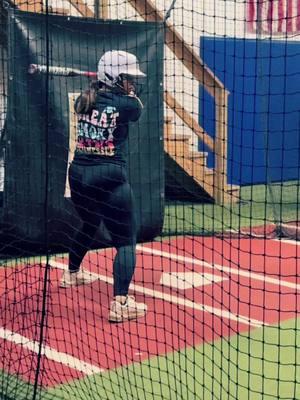 @🤍~Destinee~🤍 crushing it tonight at hitting! Don’t always get to go with her since she’s grown lol but I take every chance #softball #leftyhitter #fastptich #seniorseason #fyp #crushingit 